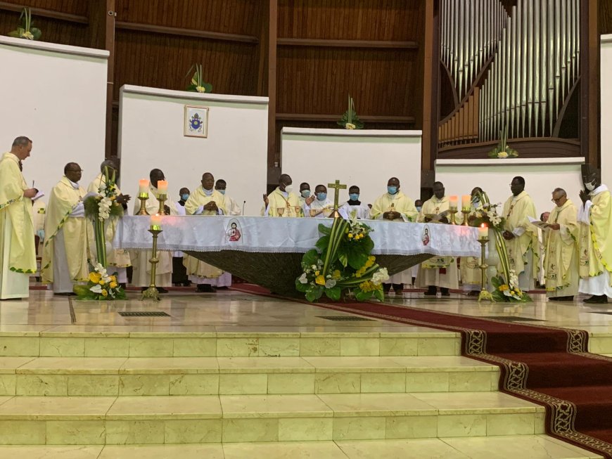 Symposium international Yaoundé - École catholique en Afrique,  urgence d'éduquer à la Paix et à l'environnement. Question de méthode