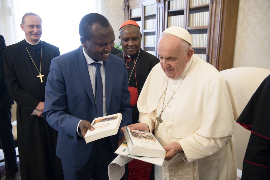 Présentation du Pacte Éducatif Africain lors d’une audience privée avec le pape François