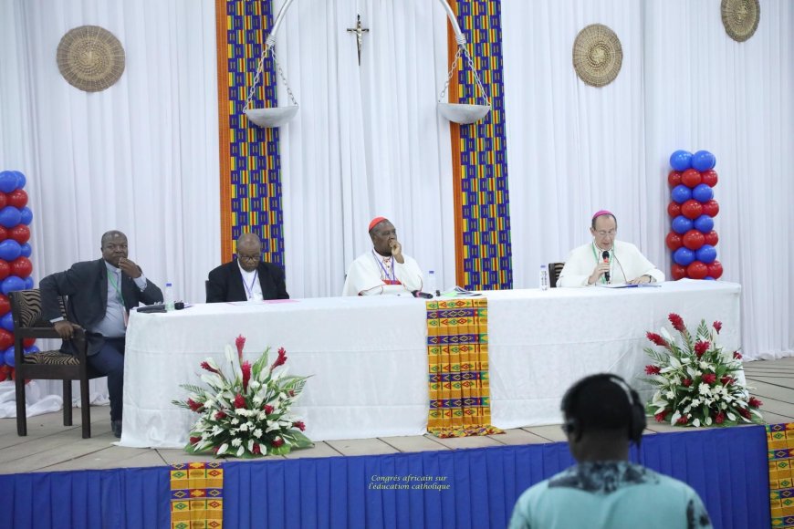 Congrès d'Abidjan : Travaux en plénière