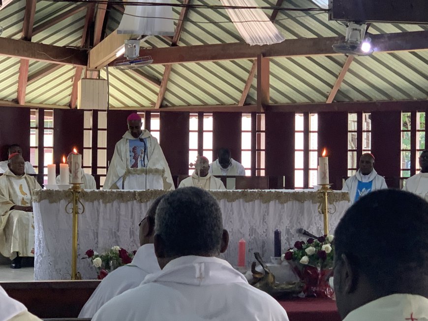 Messe du 08 décembre 2023 présidée par Son Excellence Monseigneur Joaquim NHANGANGA TYOMBE, évêque d’Uije en Angola